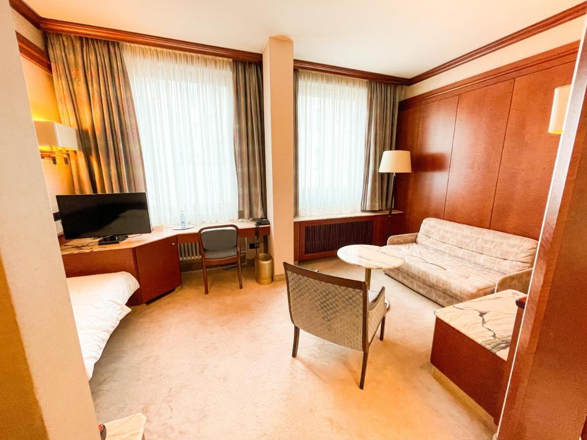 Gaestehaus Sophienstrasse สตุตการ์ต ภายนอก รูปภาพ
