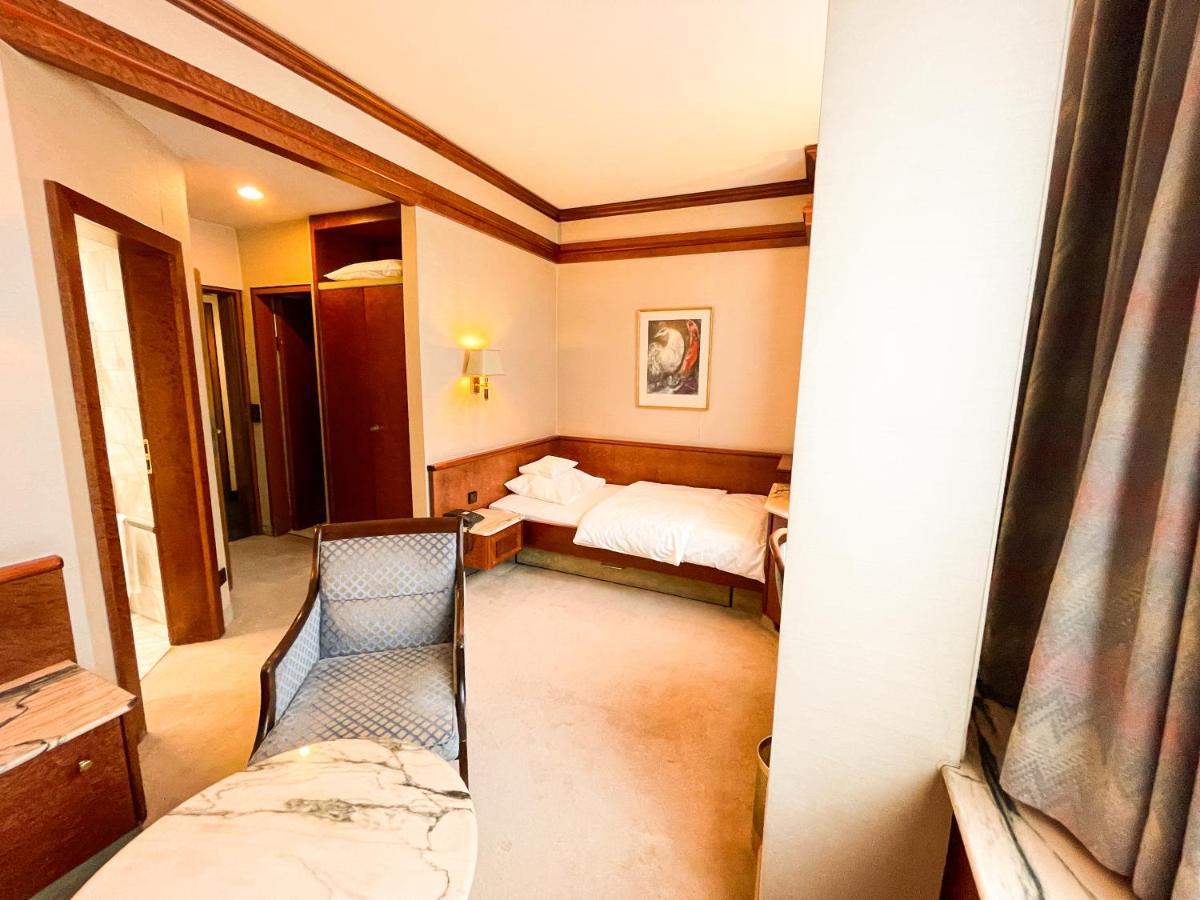 Gaestehaus Sophienstrasse สตุตการ์ต ภายนอก รูปภาพ